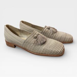 Vintage NWOT Stuart Weitzman Cream Textured Loafers with Tassels
